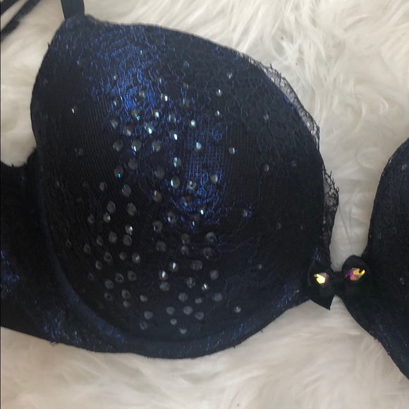 Victoria’s Secret Bra 32DDD - Picture 5 of 7